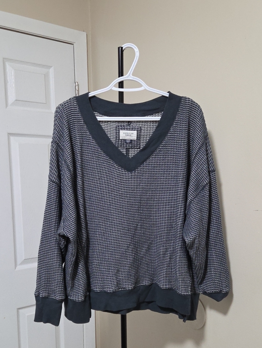 American Eagle Outfitters Cotton Blend  Light Gray Striped V-Neck Sweater